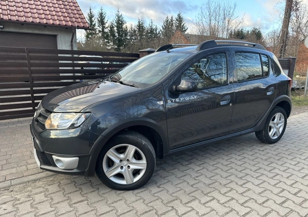 Dacia Sandero cena 35700 przebieg: 59664, rok produkcji 2016 z Malbork małe 781